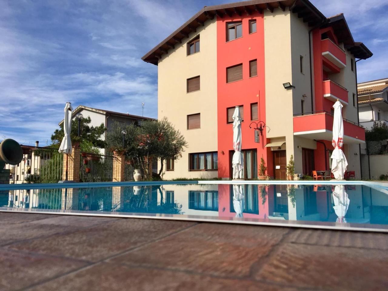 Hotel Opera' Moscufo Ngoại thất bức ảnh