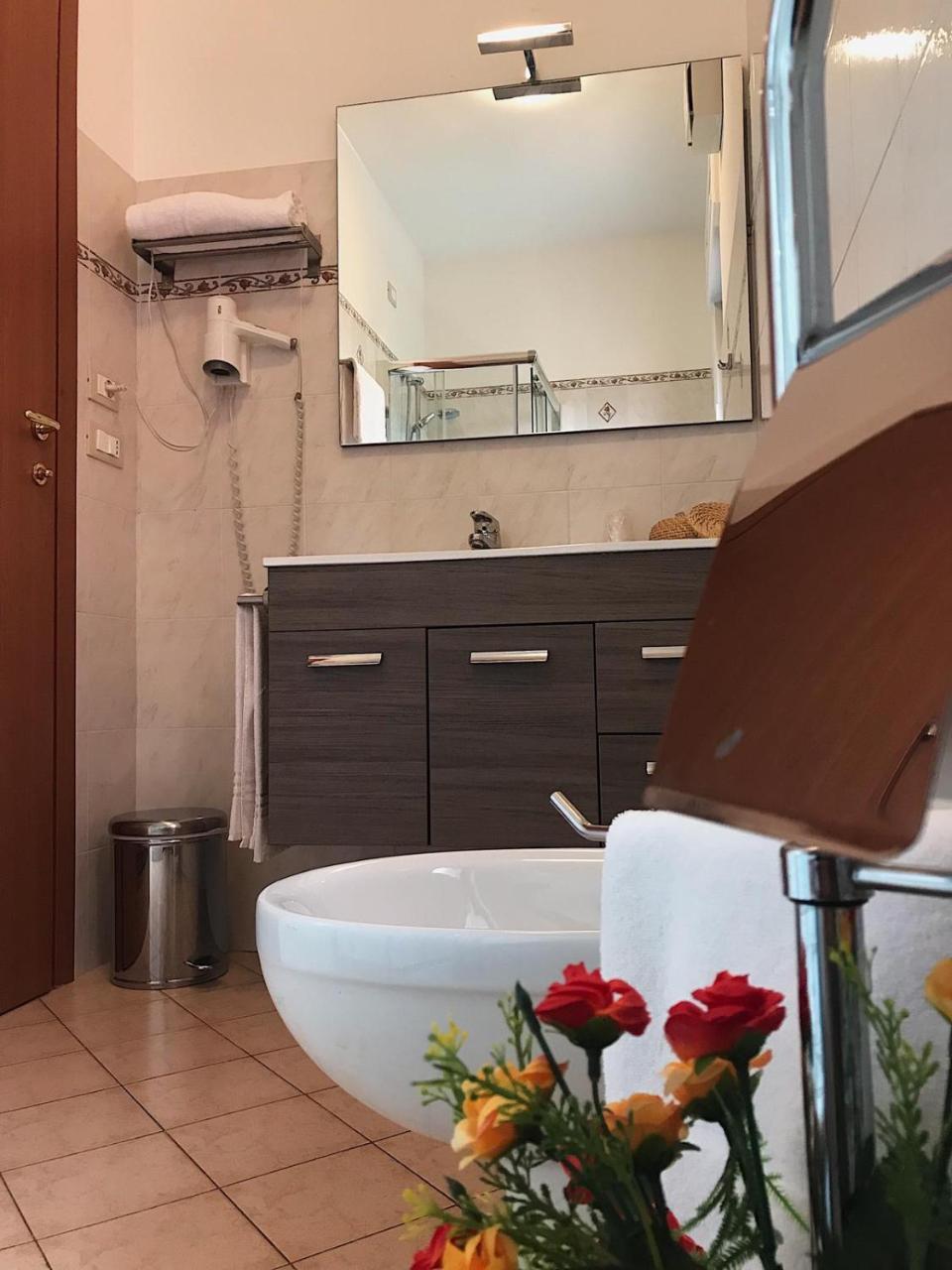 Hotel Opera' Moscufo Ngoại thất bức ảnh